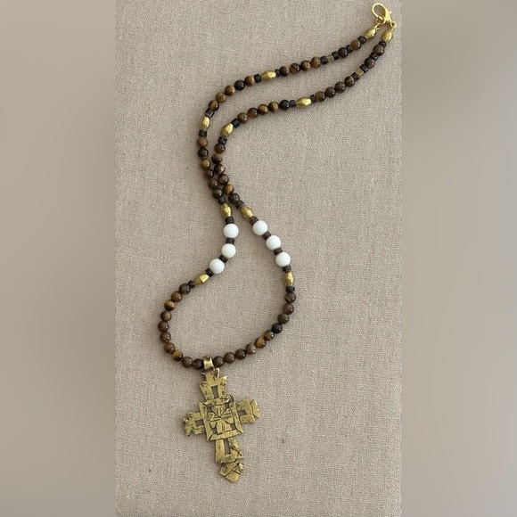 26 inch Brass Cross and Tiger Eye Gemstone bead necklace NWOT - Picture 7 of 11